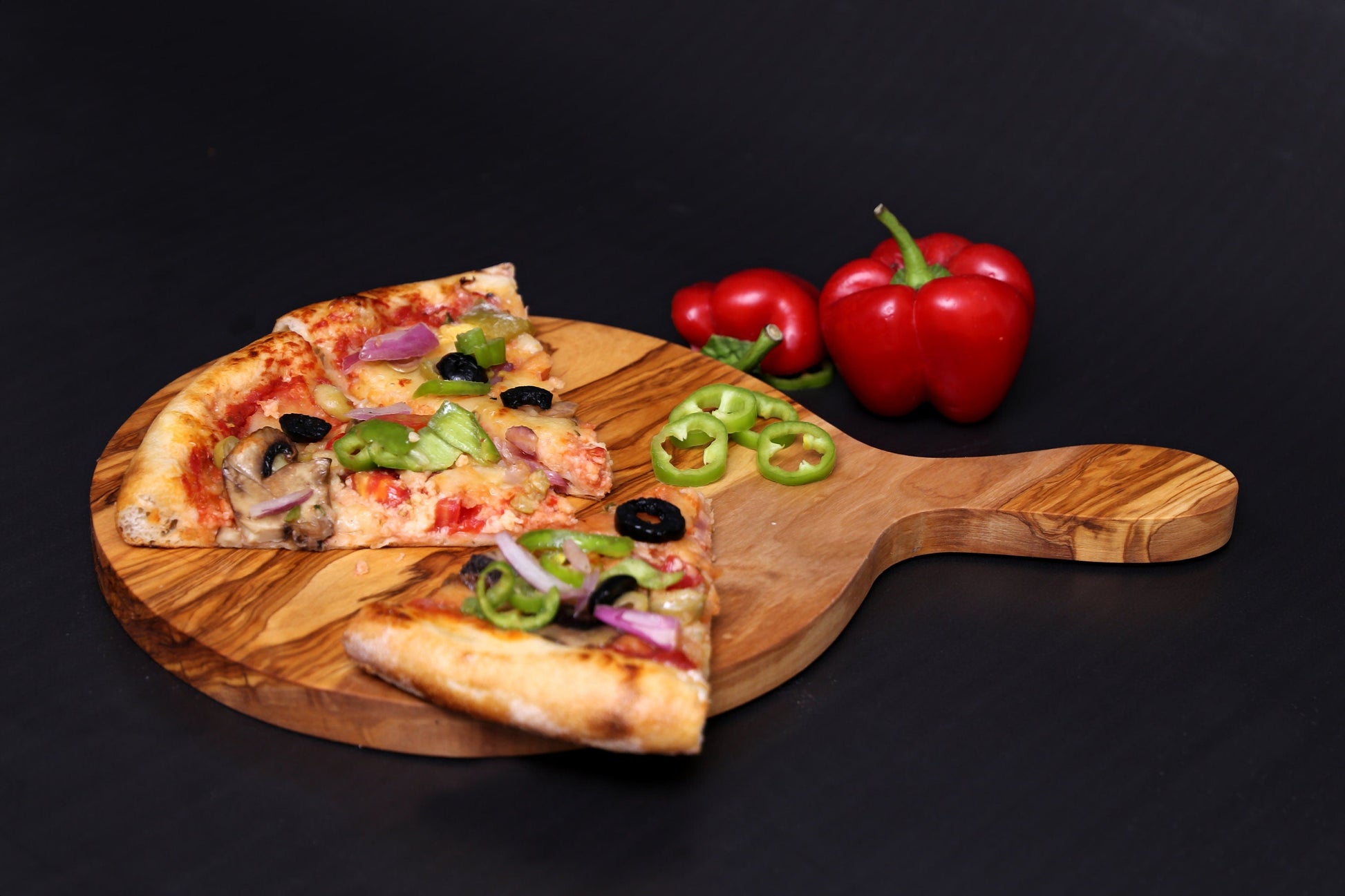 Olive Wood Handcrafted Round Charcuterie Cutting/Chopping Pizza Board With Handle | Various Sizes | Perfect Pizza Lovers Gift Idea